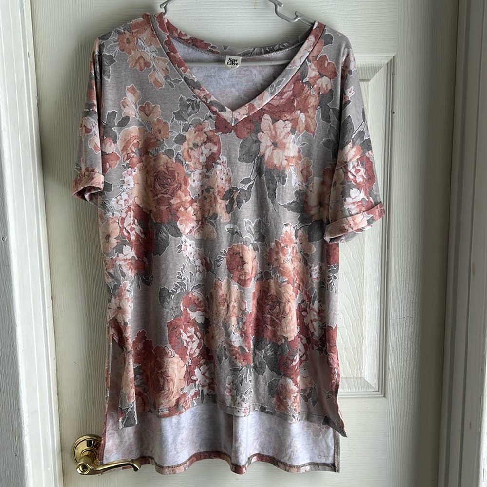 Sew In Love ~ Floral Hi-Lo Tee